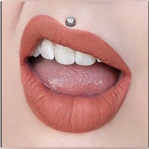 ❤️ 2 for $19 ~ Jeffree Star Velour Liquid Lipstick “Yak,” NWT